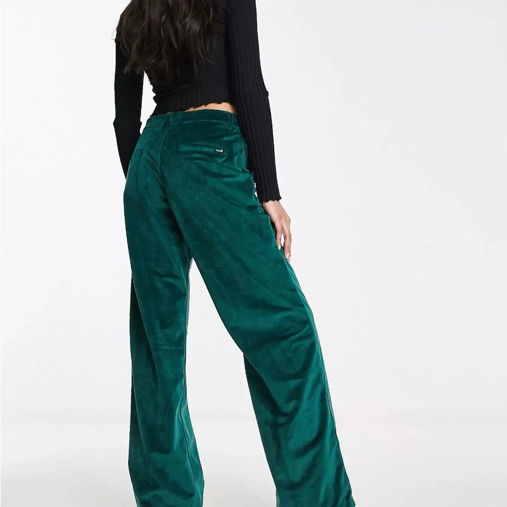 NWT Levi's baggy velvet trousers in dark green - Picture 4 of 4